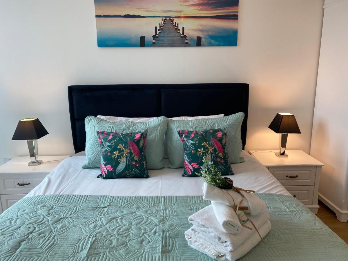 Berks Luxury Serviced Apartments,5 Bedrooms, 5 Double Beds, 2 Bathrooms, Free Super Fast Wifi & Parking Earley Exteriér fotografie