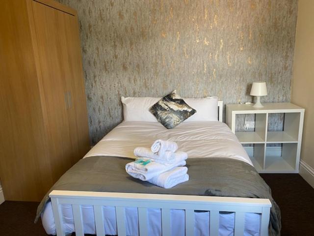 Berks Luxury Serviced Apartments,5 Bedrooms, 5 Double Beds, 2 Bathrooms, Free Super Fast Wifi & Parking Earley Exteriér fotografie
