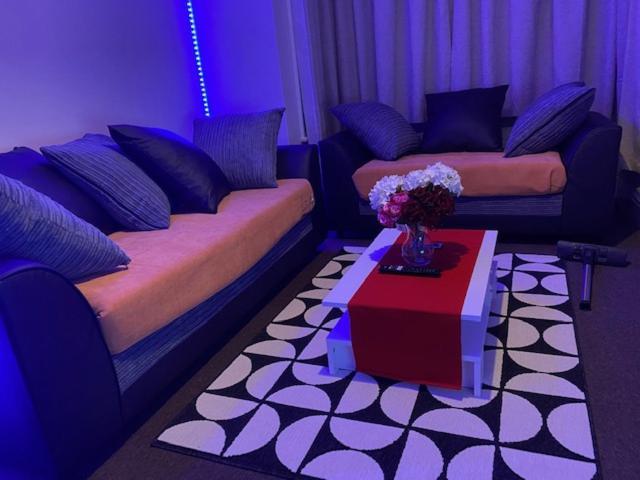 Berks Luxury Serviced Apartments,5 Bedrooms, 5 Double Beds, 2 Bathrooms, Free Super Fast Wifi & Parking Earley Exteriér fotografie